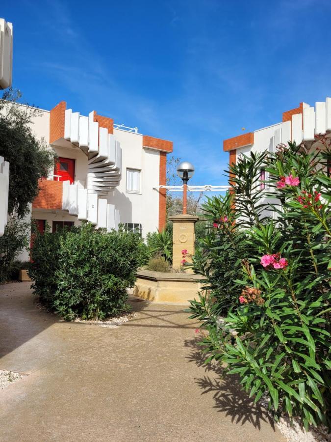 Tahiti Beach, T2 A La Mer, Piscine, Terrasse Et Parking Frontignan Exteriér fotografie
