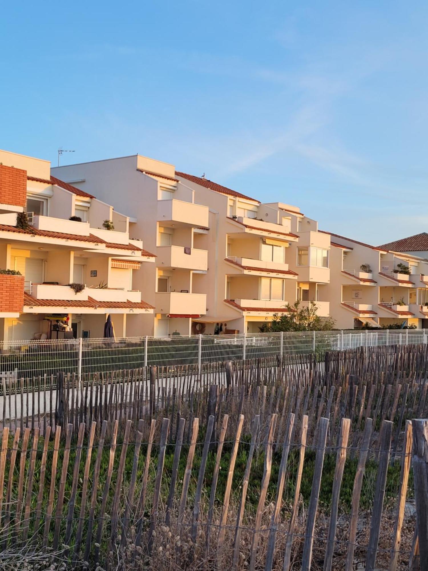 Tahiti Beach, T2 A La Mer, Piscine, Terrasse Et Parking Frontignan Exteriér fotografie